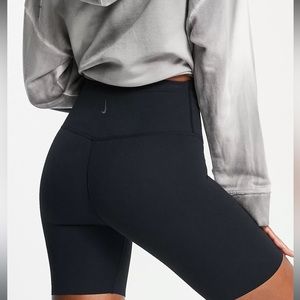 NWT Nike black luxe yoga shorts XS